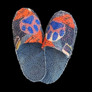Sashiko-kirjonnalla tehdyt tossut